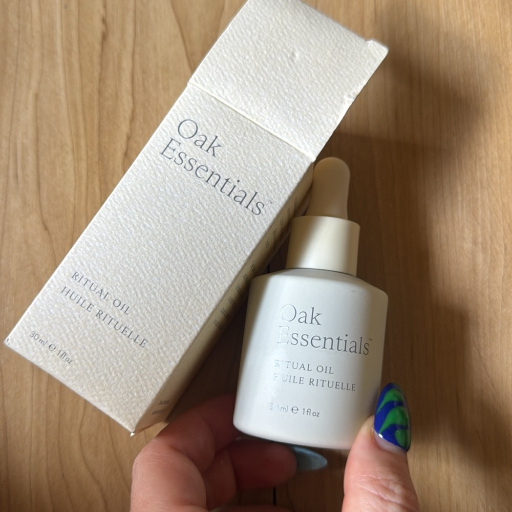 Oak Essentials Ritual Oil - Picture 3 of 3